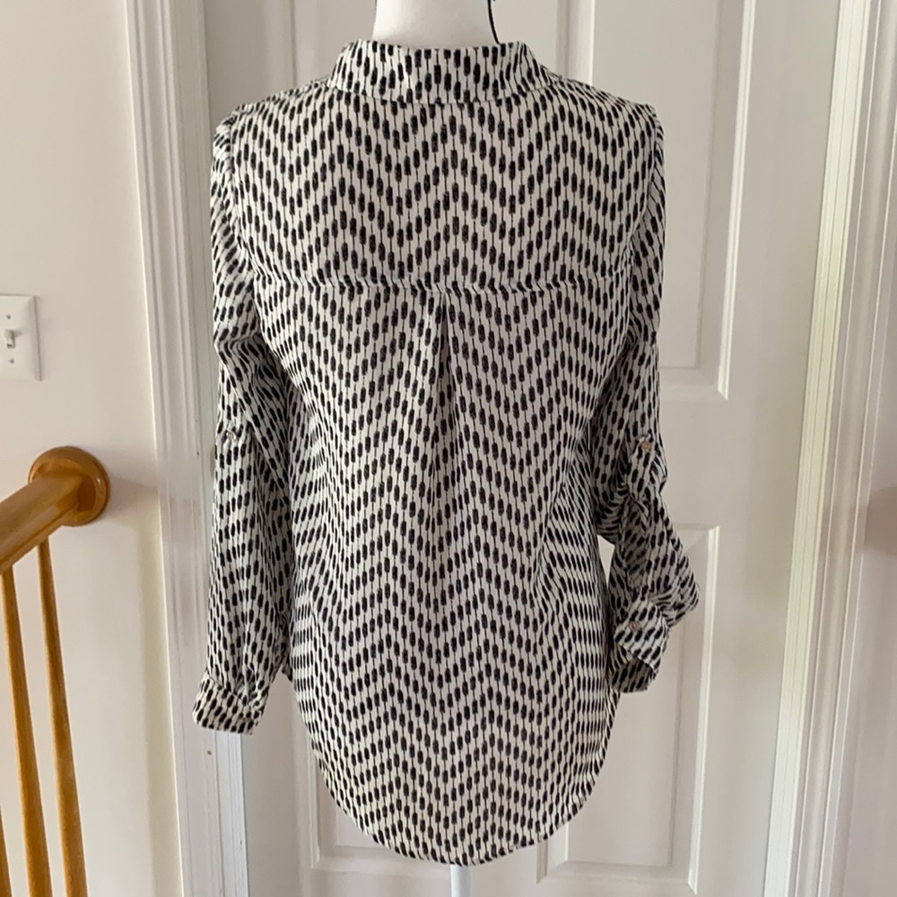 24:03 - Candies Button Down Blouse w/cut out shoulder - Picture 6 of 16
